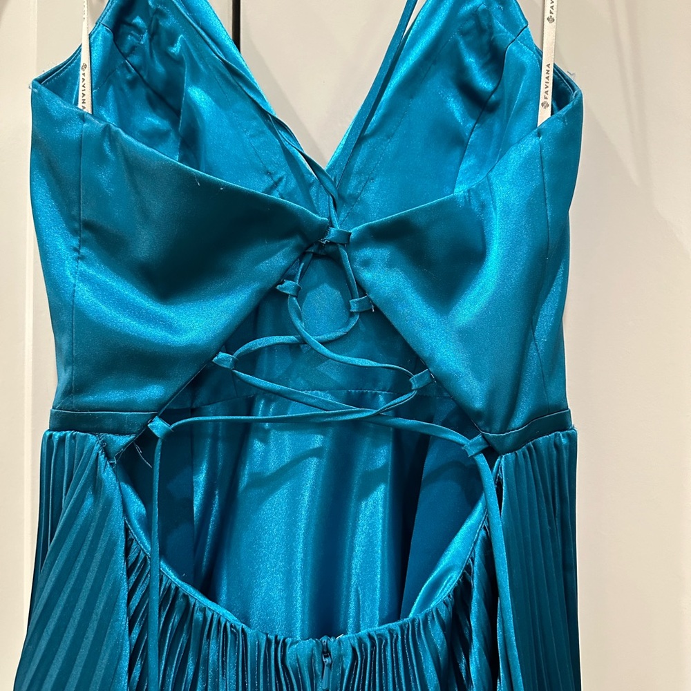 Elegant Teal Pleated Skirt - Picture 5 of 8
